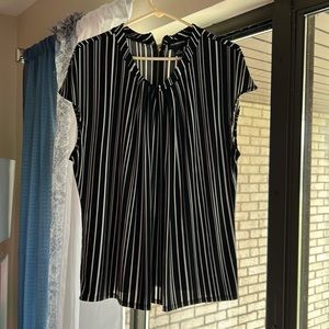 Liz Claiborne XXL blouse, short sleeve like new